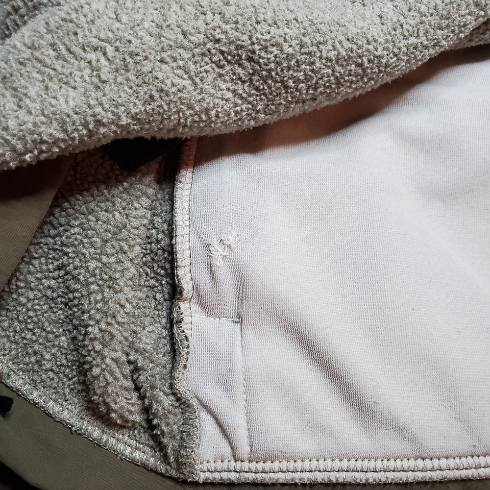 *SOLD* The North Face Recycled Polartec Jacket M - Picture 10 of 12